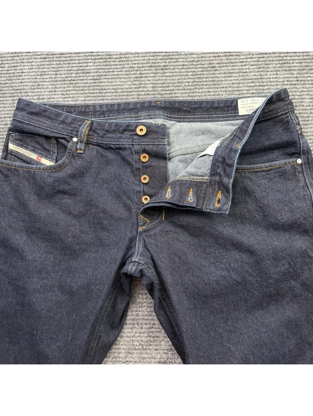 Diesel Button Fly Larkee Jeans Men’s Size 38x32 Regular Straight Dark Blue Wash